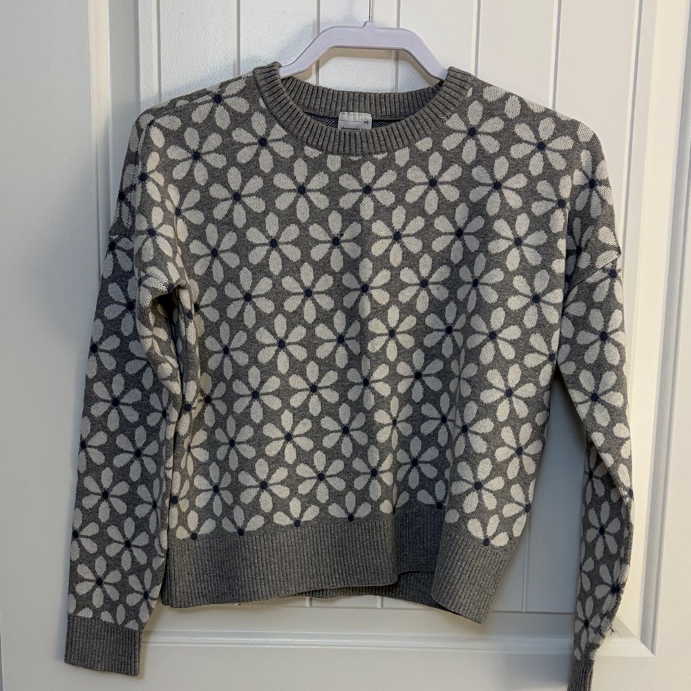 Abercrombie Kids Gray and White Floral Sweater